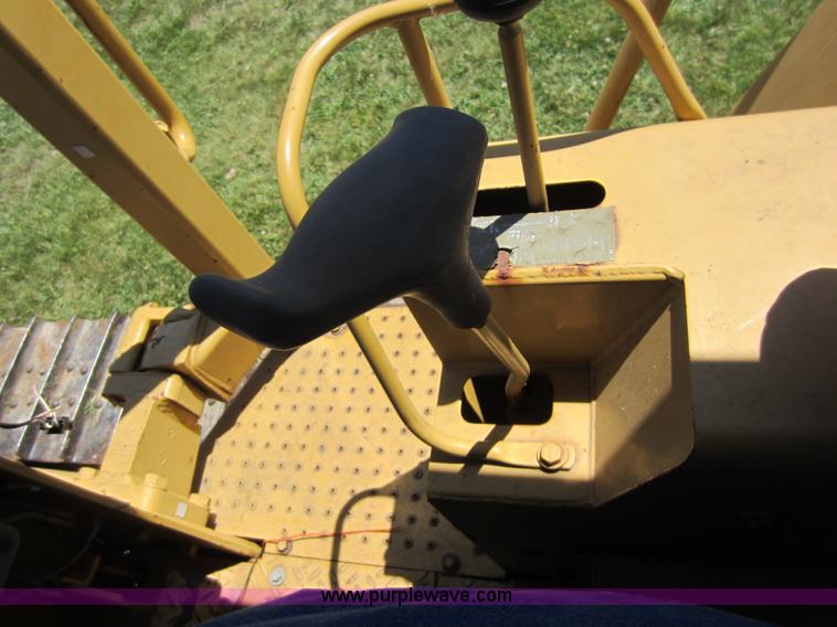 image for item D5541 1989 Caterpillar D3C dozer