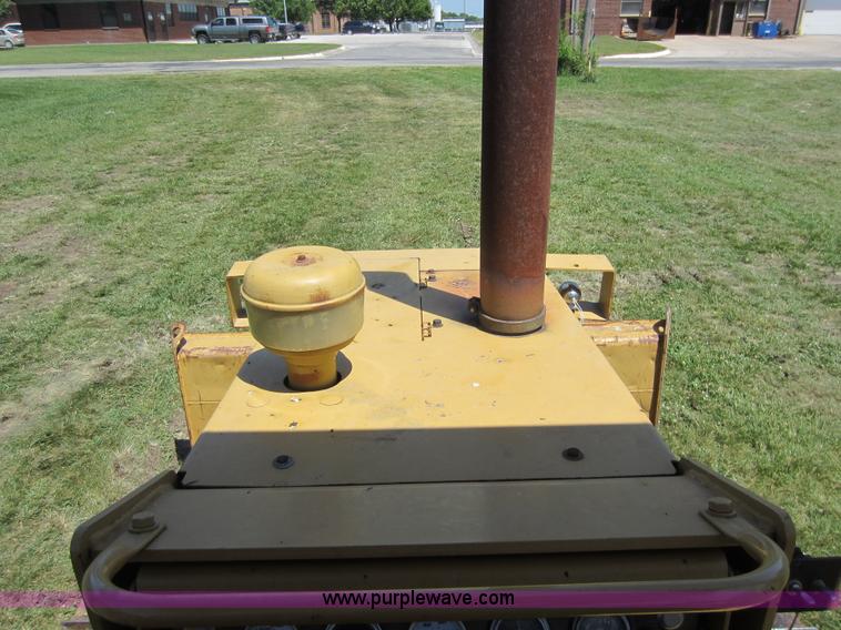 image for item D5541 1989 Caterpillar D3C dozer