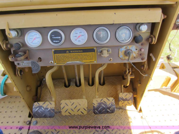image for item D5541 1989 Caterpillar D3C dozer