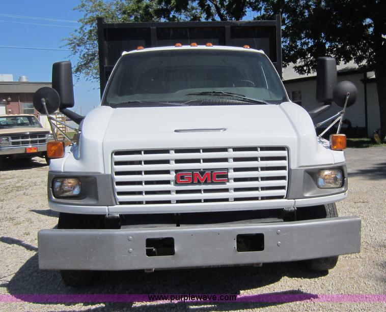 image for item D5543 2004 GMC C5500 dump truck