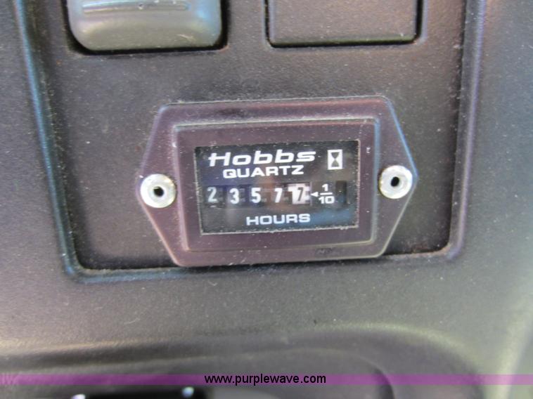 image for item D5543 2004 GMC C5500 dump truck