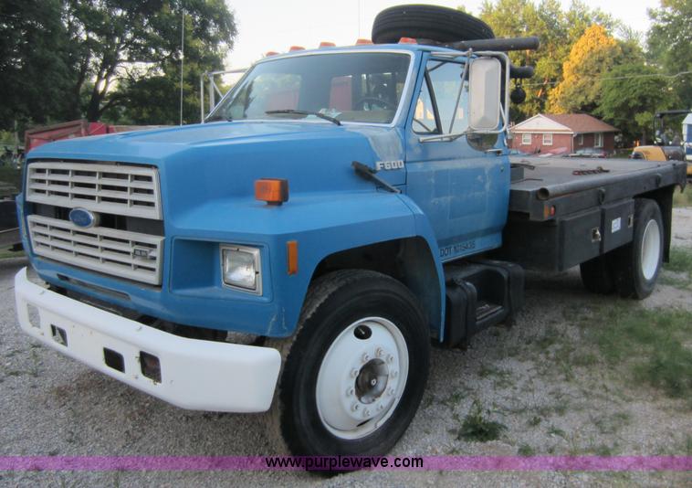 image for item D5545 1994 Ford F600 winch truck