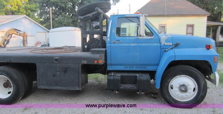 image for item D5545 1994 Ford F600 winch truck