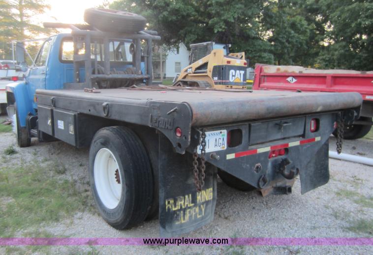 image for item D5545 1994 Ford F600 winch truck