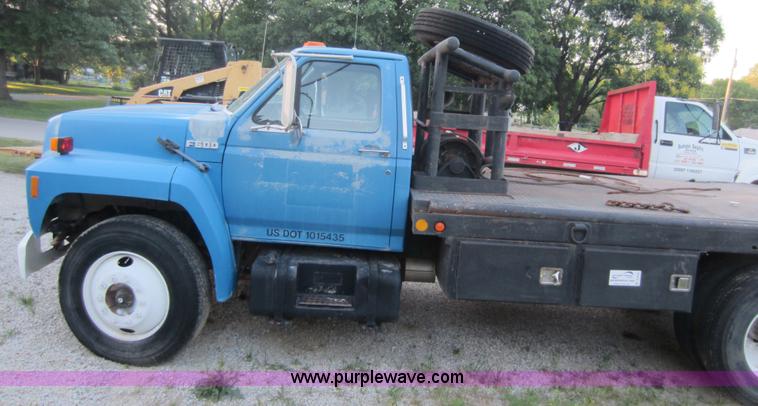 image for item D5545 1994 Ford F600 winch truck