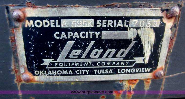 image for item D5545 1994 Ford F600 winch truck