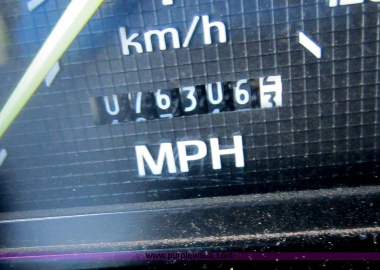 image for item D5545 1994 Ford F600 winch truck