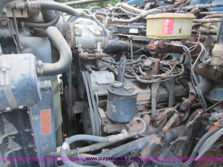 image for item D5545 1994 Ford F600 winch truck