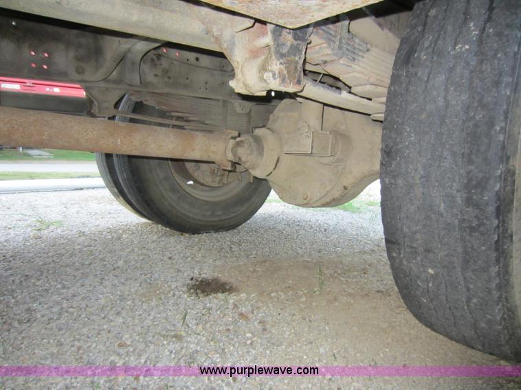 image for item D5545 1994 Ford F600 winch truck