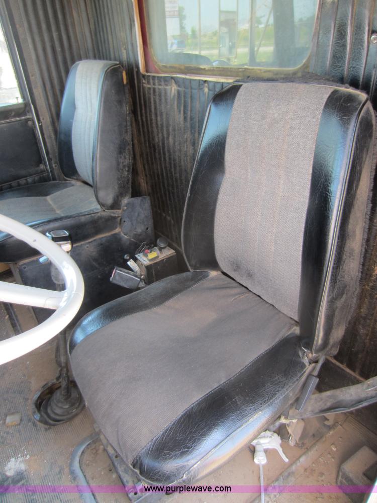 image for item D5548 1984 Kenworth W900 dump truck