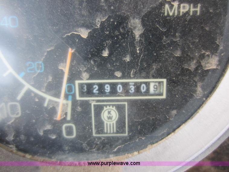 image for item D5548 1984 Kenworth W900 dump truck