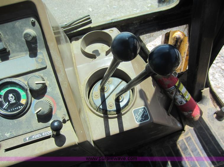 image for item D5565 1998 John Deere 310SE backhoe