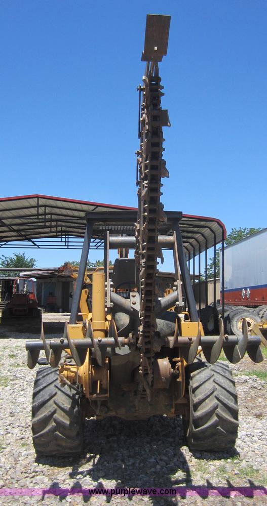 image for item D5566 1995 Case 660 trencher