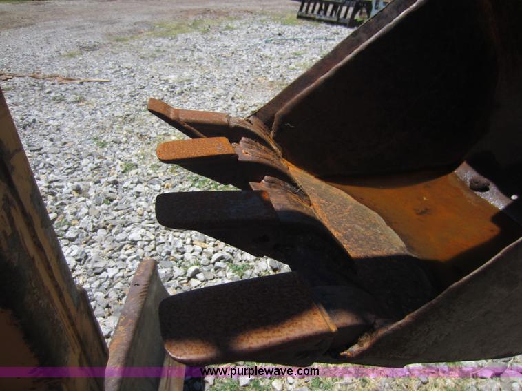 image for item D5566 1995 Case 660 trencher