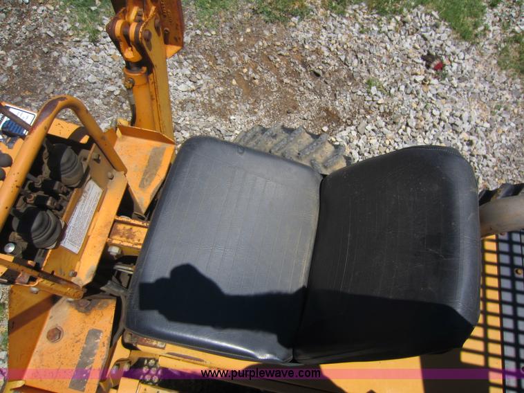 image for item D5566 1995 Case 660 trencher