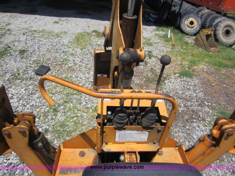 image for item D5566 1995 Case 660 trencher