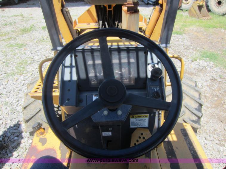 image for item D5566 1995 Case 660 trencher