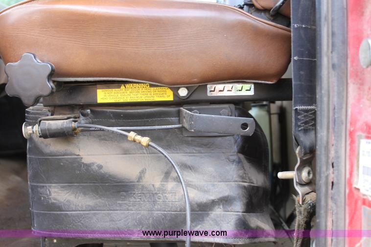 image for item D7996 1993 Ford LT8000 tandem axle water tender truck