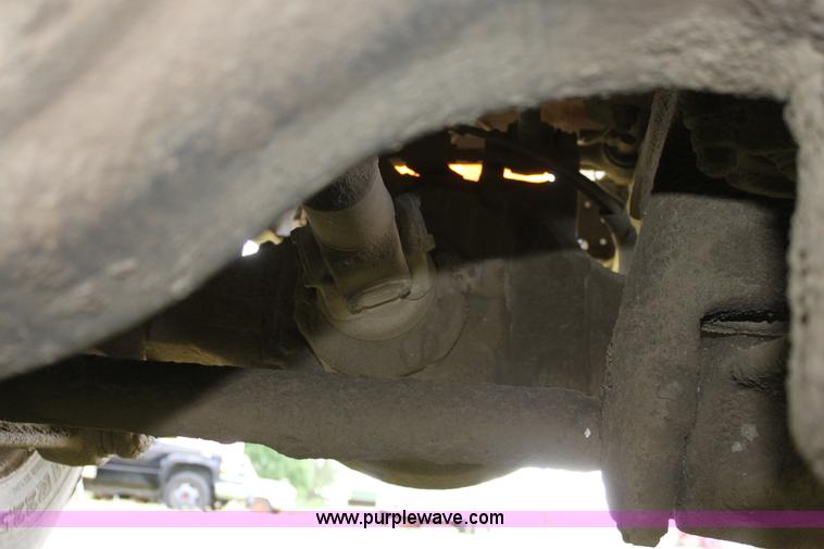 image for item D7996 1993 Ford LT8000 tandem axle water tender truck