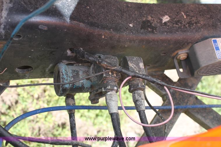 image for item D7996 1993 Ford LT8000 tandem axle water tender truck