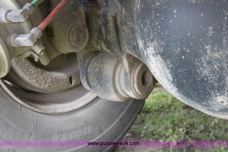 image for item D7996 1993 Ford LT8000 tandem axle water tender truck