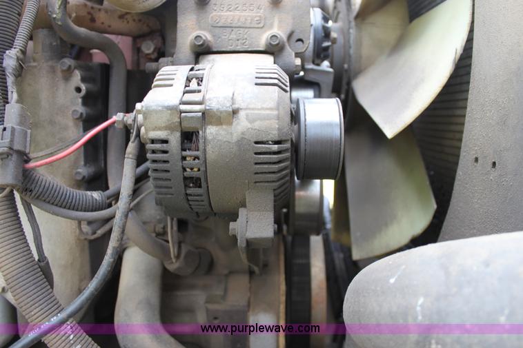 image for item D7996 1993 Ford LT8000 tandem axle water tender truck