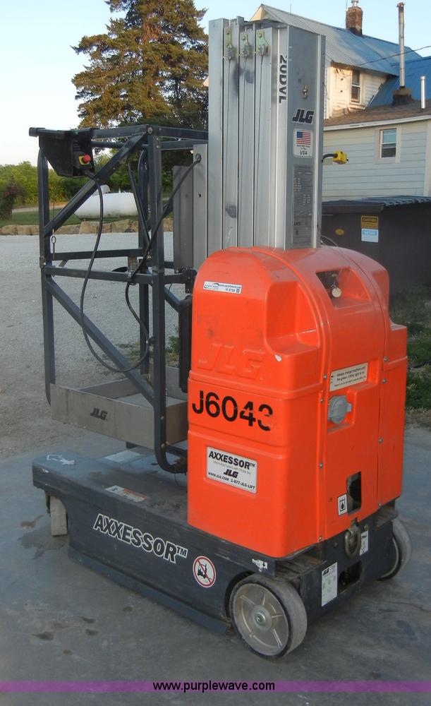image for item N9758 2004 JLG J6043 electric lift