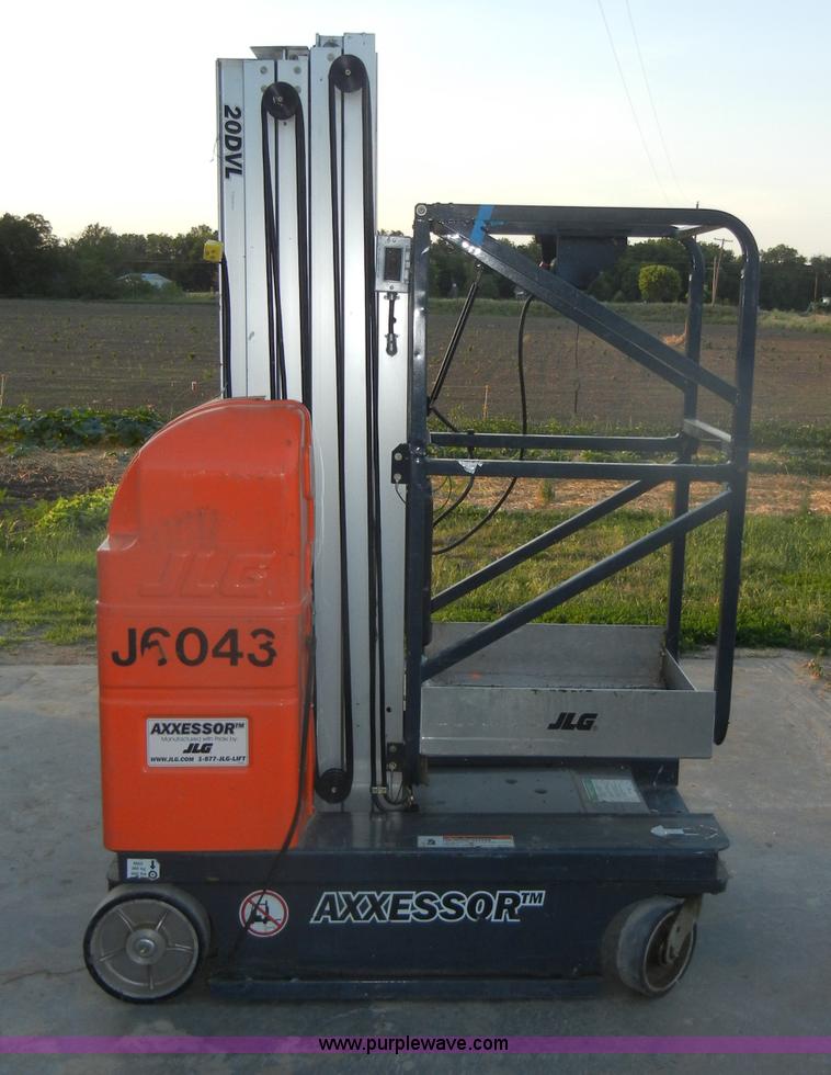 image for item N9758 2004 JLG J6043 electric lift