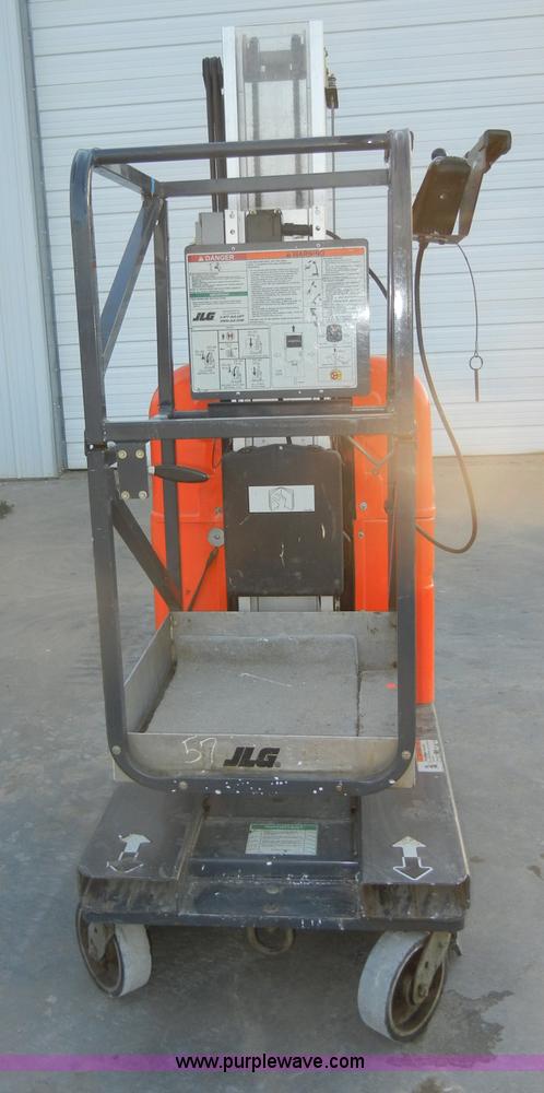 image for item N9758 2004 JLG J6043 electric lift