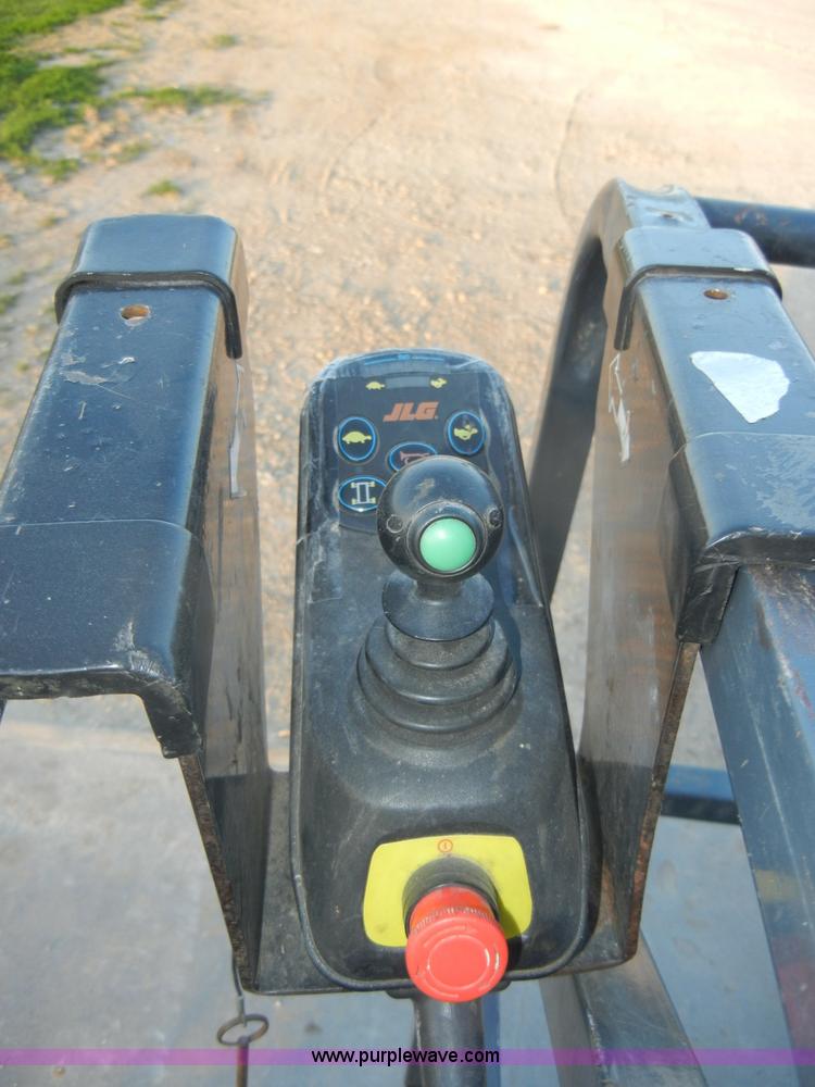 image for item N9758 2004 JLG J6043 electric lift