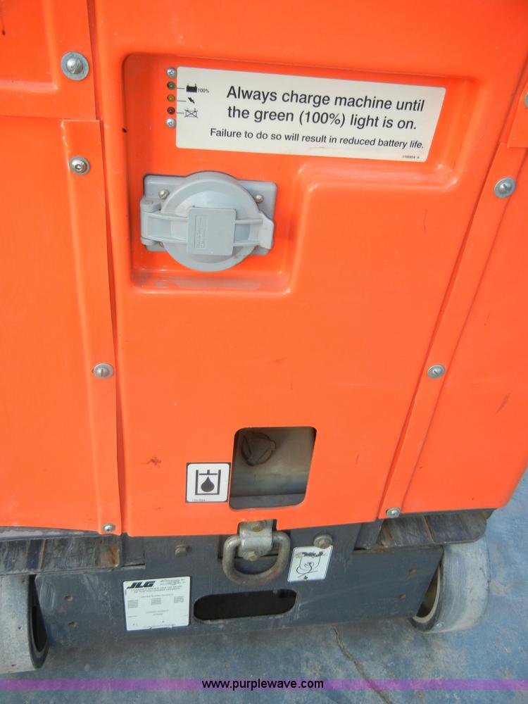 image for item N9758 2004 JLG J6043 electric lift