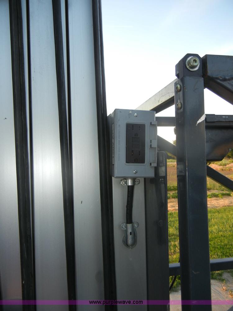 image for item N9758 2004 JLG J6043 electric lift