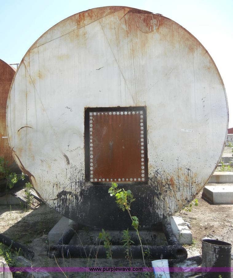 image for item N9777 10,000 gallon hot oil tank on skids