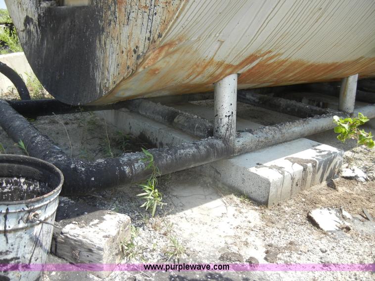 image for item N9777 10,000 gallon hot oil tank on skids