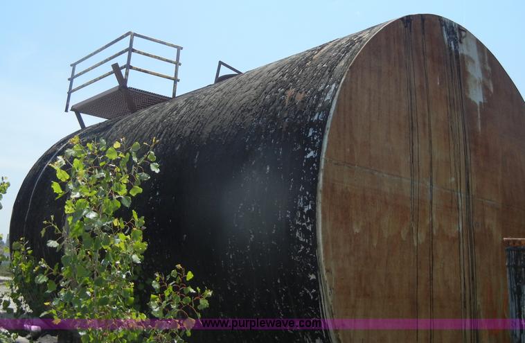 image for item N9778 10,000 gallon hot oil tank on skids