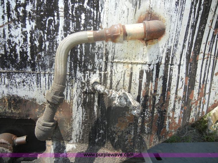 image for item N9778 10,000 gallon hot oil tank on skids