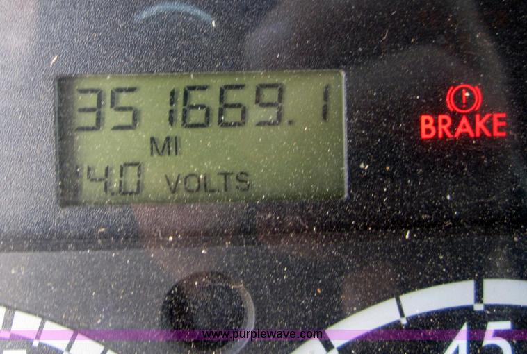 image for item A3887 2008 Freightliner Columbia semi truck