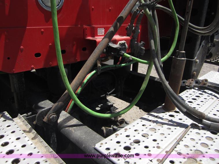 image for item A3887 2008 Freightliner Columbia semi truck