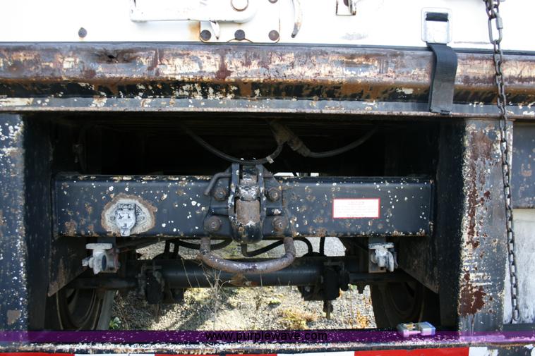 image for item A4934 1995 Trailmobile semi trailer