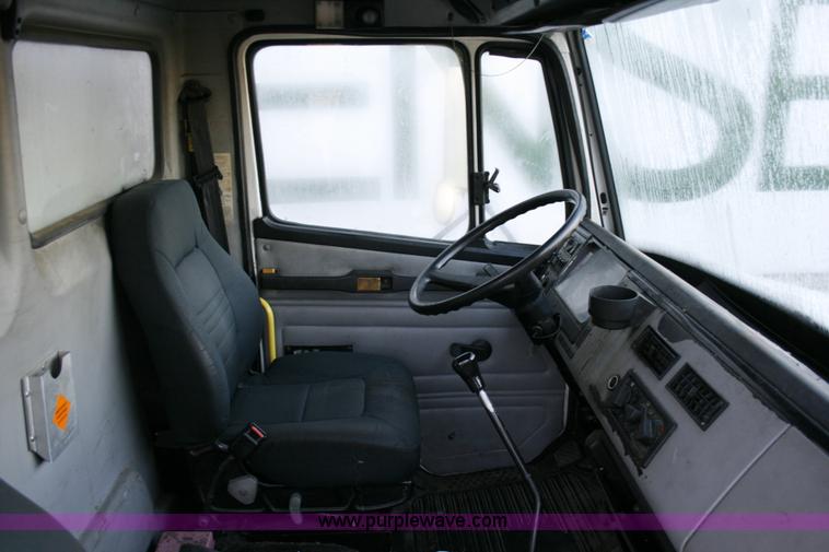 image for item A4935 2002 Freightliner FL70 box truck