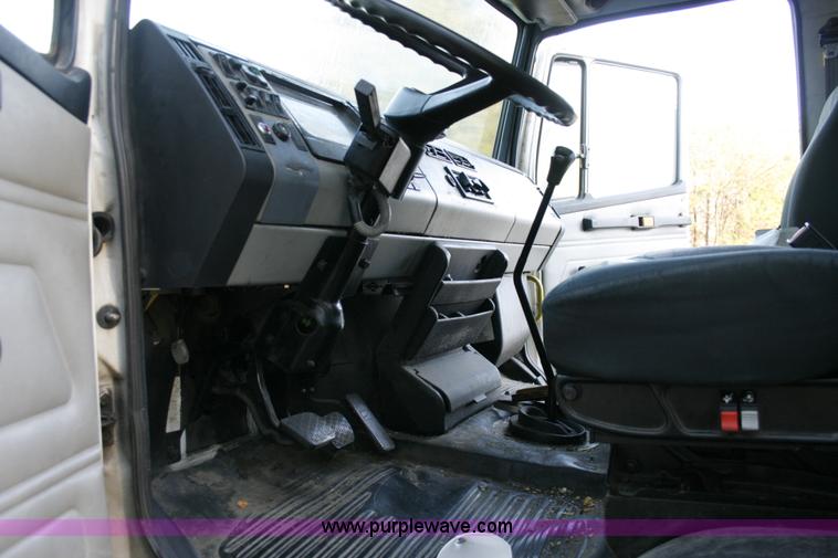 image for item A4935 2002 Freightliner FL70 box truck