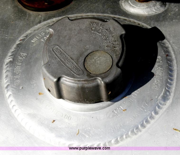 image for item A4940 2001 Freightliner FLD112 semi truck