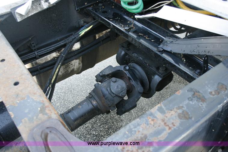 image for item A4941 2001 Freightliner FLD112 semi truck