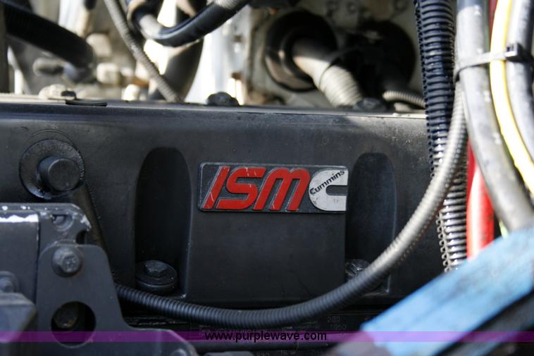 image for item A4941 2001 Freightliner FLD112 semi truck