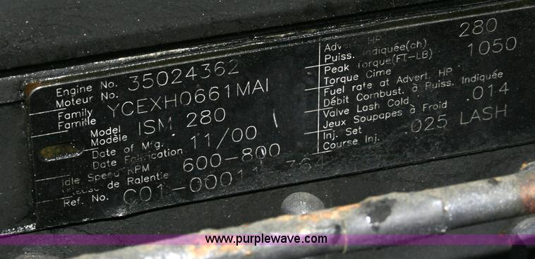 image for item A4941 2001 Freightliner FLD112 semi truck