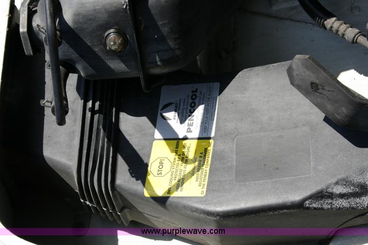 image for item A4941 2001 Freightliner FLD112 semi truck