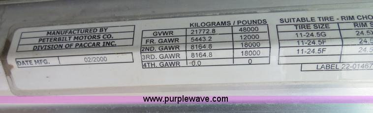 image for item B2373 2000 Peterbilt 379 semi truck