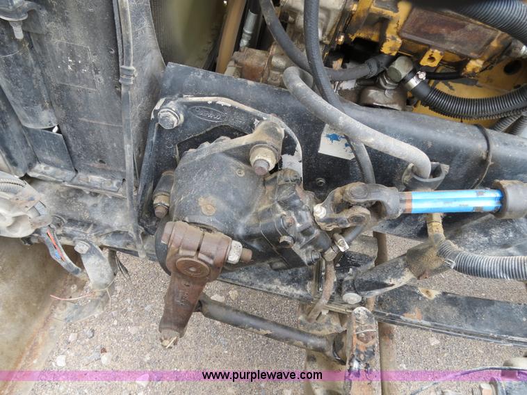 image for item B2373 2000 Peterbilt 379 semi truck