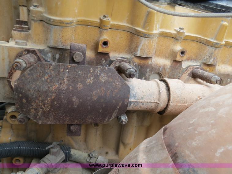 image for item B2373 2000 Peterbilt 379 semi truck