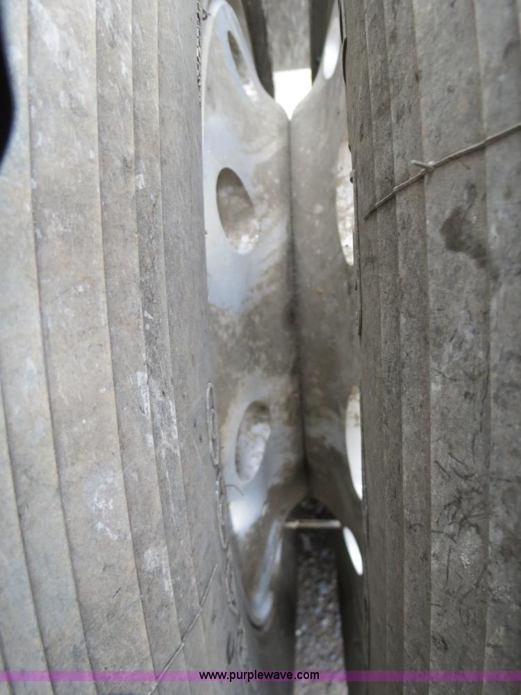 image for item B2373 2000 Peterbilt 379 semi truck